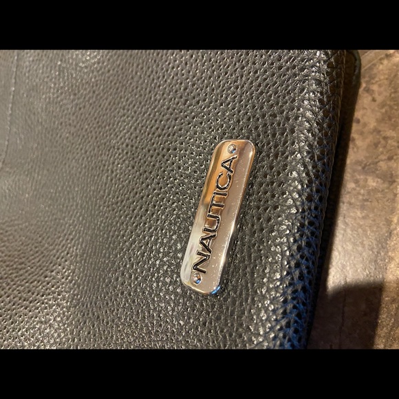 Large Nautica Zip Tote - Picture 2 of 7